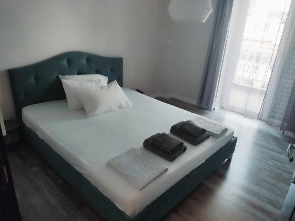 Aj Apartment *
